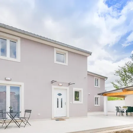 Holiday home Spacious Holiday Nina *
