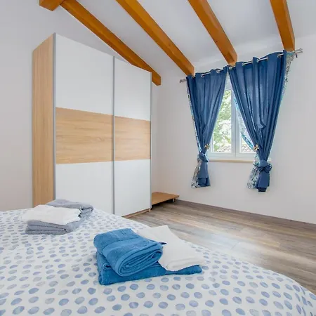 Spacious Holiday Nina Holiday home *