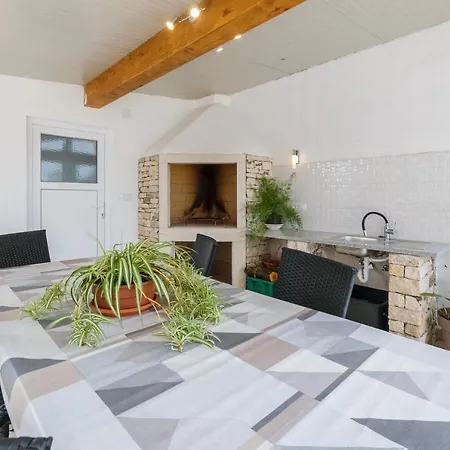 Holiday home Spacious Holiday Nina