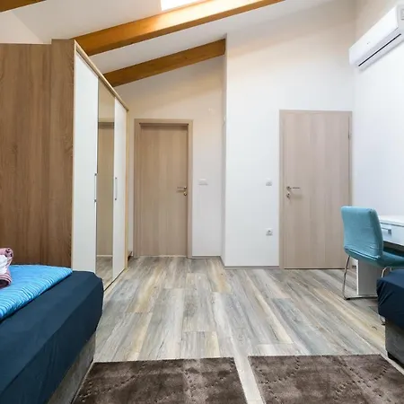 Spacious Holiday Nina Holiday home *